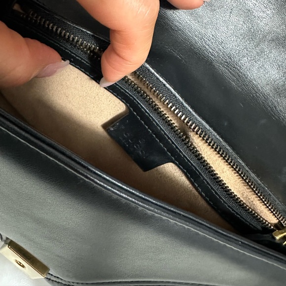 Gucci GG Marmont Medium Shoulder Bag - Picture 3 of 11